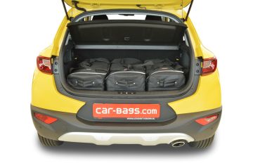 Kia Stonic (YB) 2017-heden (verstelbare laadvloer in bovenste stand) Car-Bags reistassenset